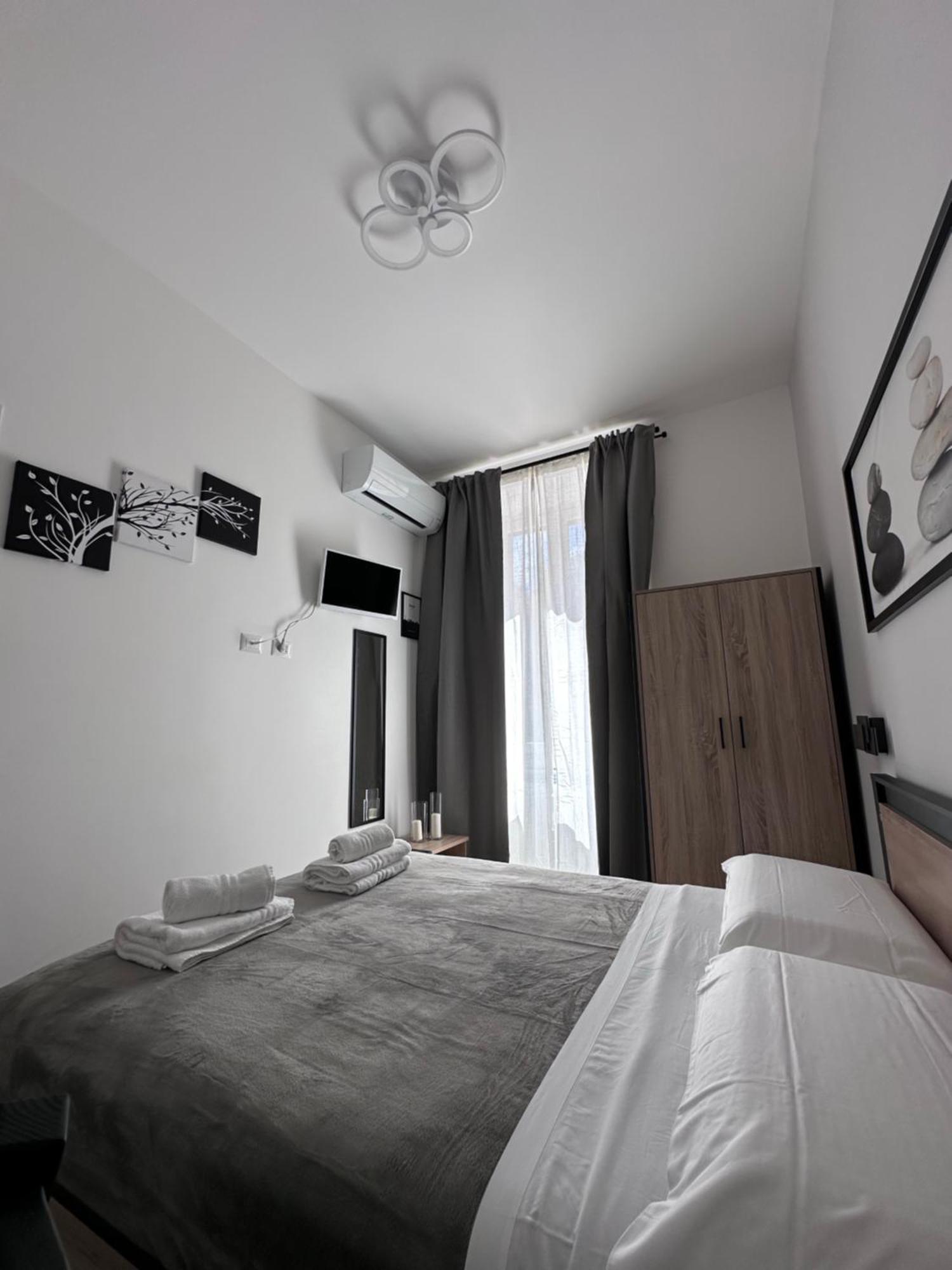 Roma Guesthouse Affittacamere Centro Citta' Softrooms-Metro' A 1 Metro Exterior photo