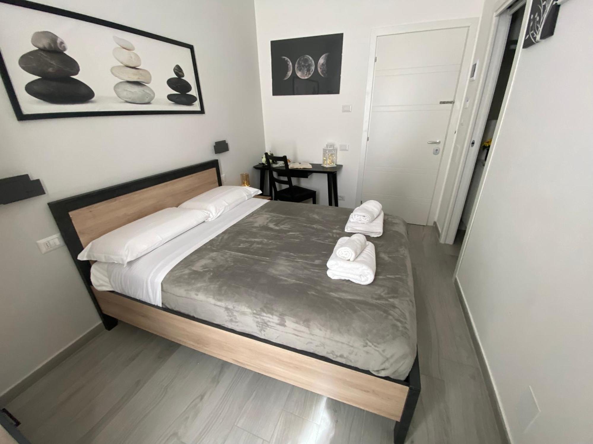 Roma Guesthouse Affittacamere Centro Citta' Softrooms-Metro' A 1 Metro Exterior photo