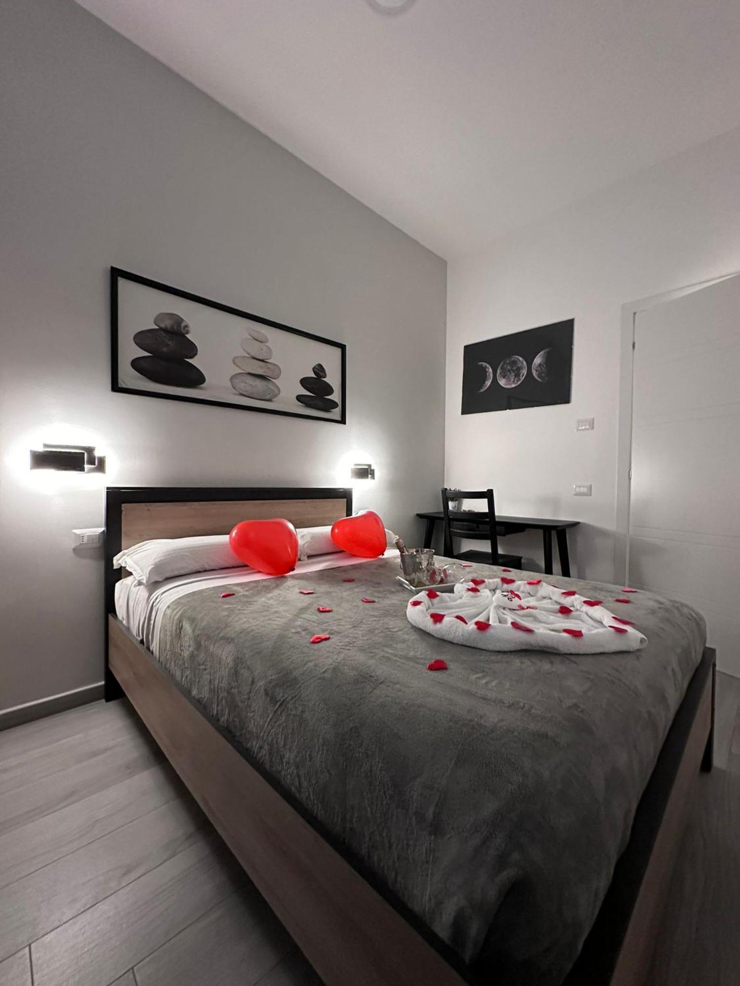 Roma Guesthouse Affittacamere Centro Citta' Softrooms-Metro' A 1 Metro Exterior photo